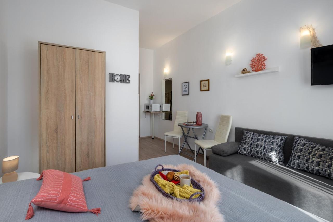 Naval Studio Apartment Рийека Екстериор снимка